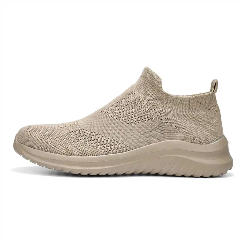 Beige Zachte Nieuwe Nieuwighei - Good Streetwear Brand recensie en prijs